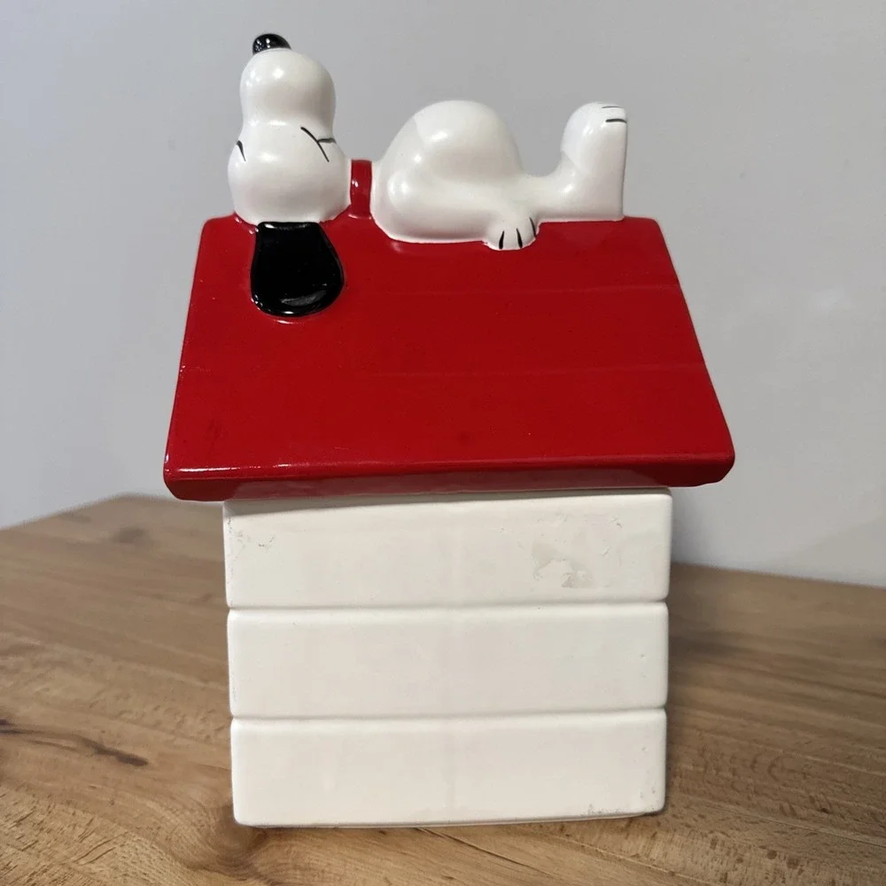 1970 Snoopy On Dog House Cookie Jar United Feature Syndicate USA Vintage